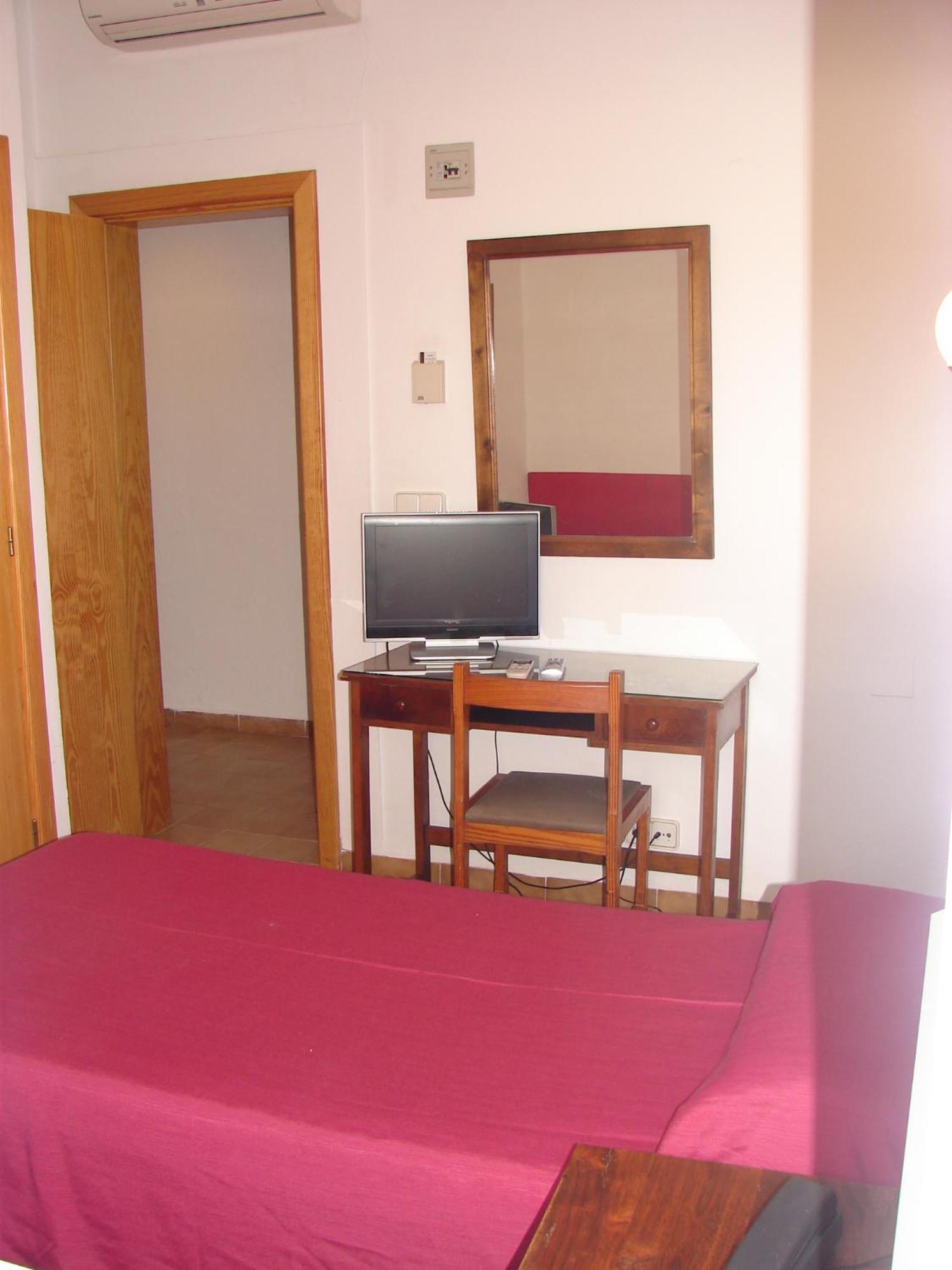 Hostal Talamanca Экстерьер фото